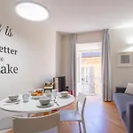 White Flat In Center By Rent アパート
