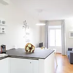 アパート White Flat In Center By Rent