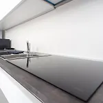 White Flat In Center By Rent *