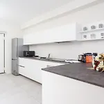 アパート White Flat In Center By Rent