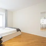 White Flat In Center By Rent * コモ