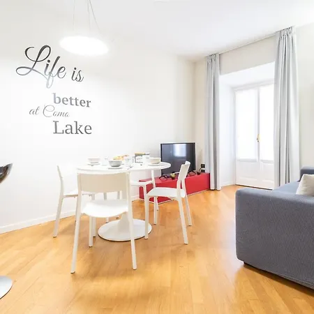 White Flat In Center By Rent Apartment *