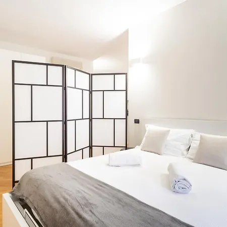 White Flat In Center *